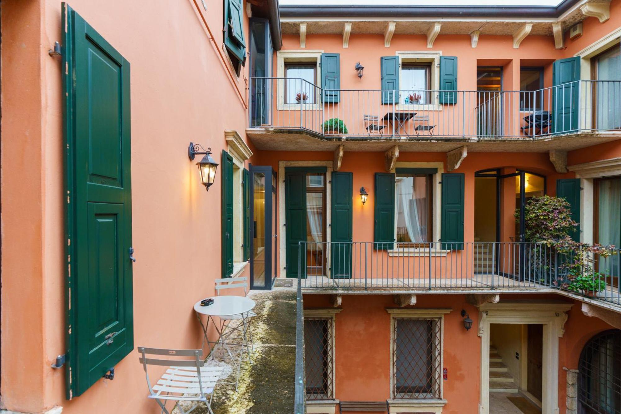 Domus Verona - Elegante Residenza Satiro Extérieur photo